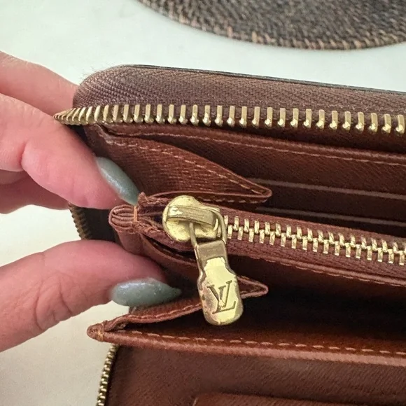 Louis Vuitton Brown Monogram Zip Passport Wallet - Picture 9 of 10